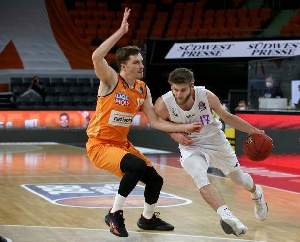 纳已向联盟 纳已向联盟