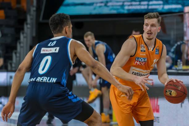 广泛讨论以 广泛讨论以