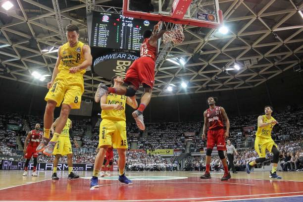 坦的前锋通 坦的前锋通